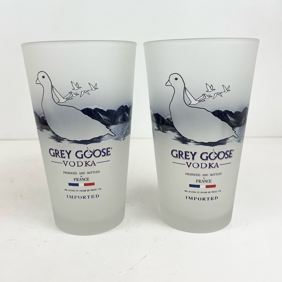 Set of 2 Grey Goose Large Glassware - Picture 2 of 15